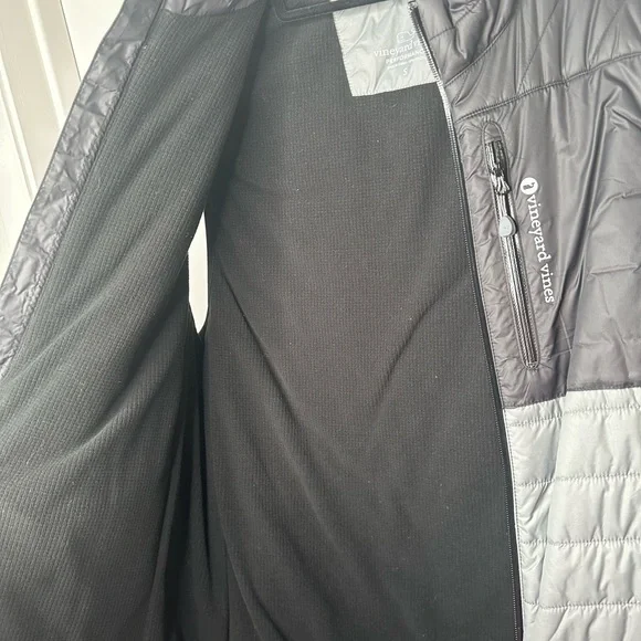 Vineyard Vines Men’s Performance Vest- Small - Picture 4 of 4
